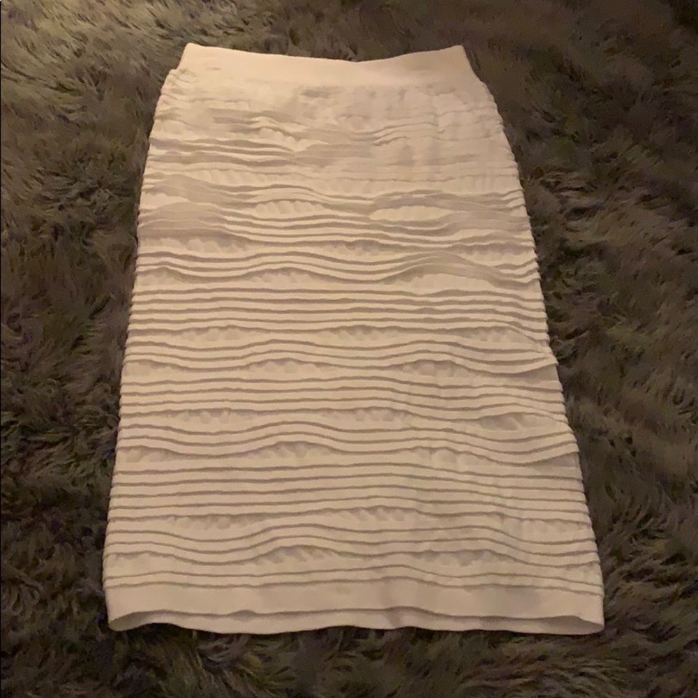 White stretchy pencil skirt
